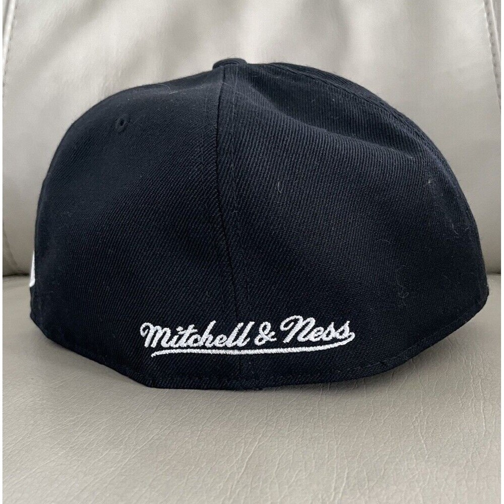 VTG San Antonio Spurs Mitchell & Ness Hardwood Classic Fitted 7 1/2 Never Worn - Picture 3 of 8